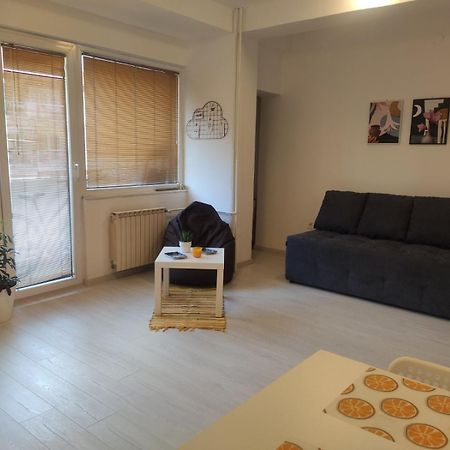 City Center White Apartment! Skopje Ngoại thất bức ảnh