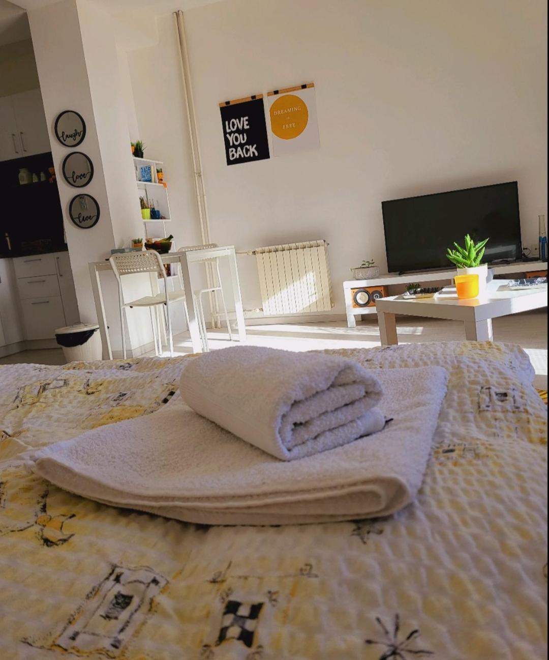 City Center White Apartment! Skopje Ngoại thất bức ảnh