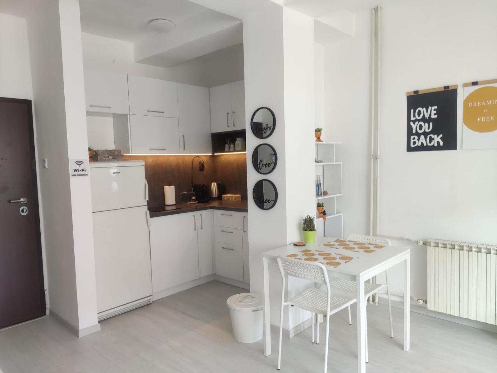 City Center White Apartment! Skopje Ngoại thất bức ảnh