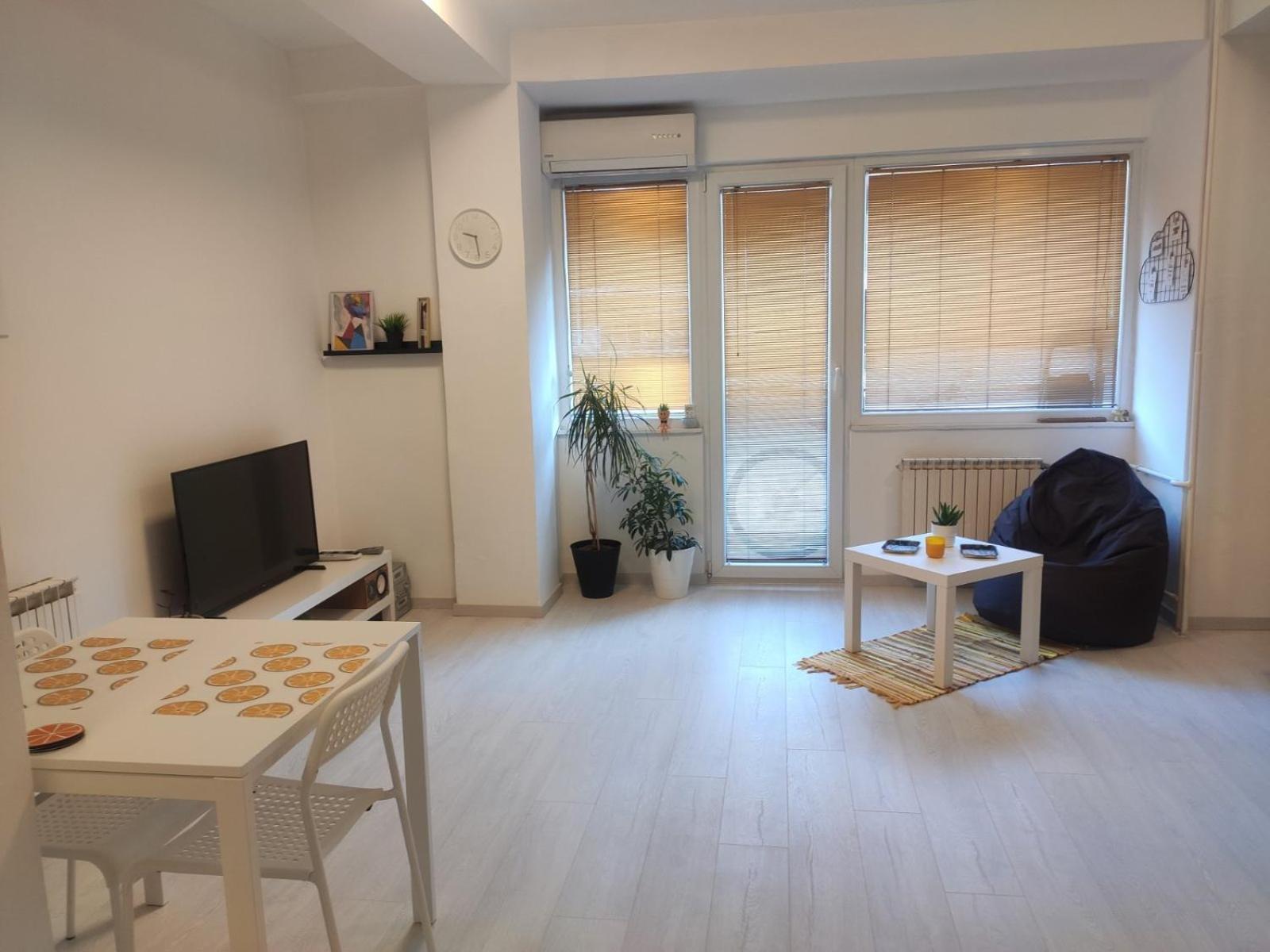 City Center White Apartment! Skopje Ngoại thất bức ảnh